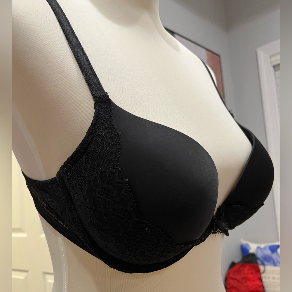Victoria’s Secret bra 34C
